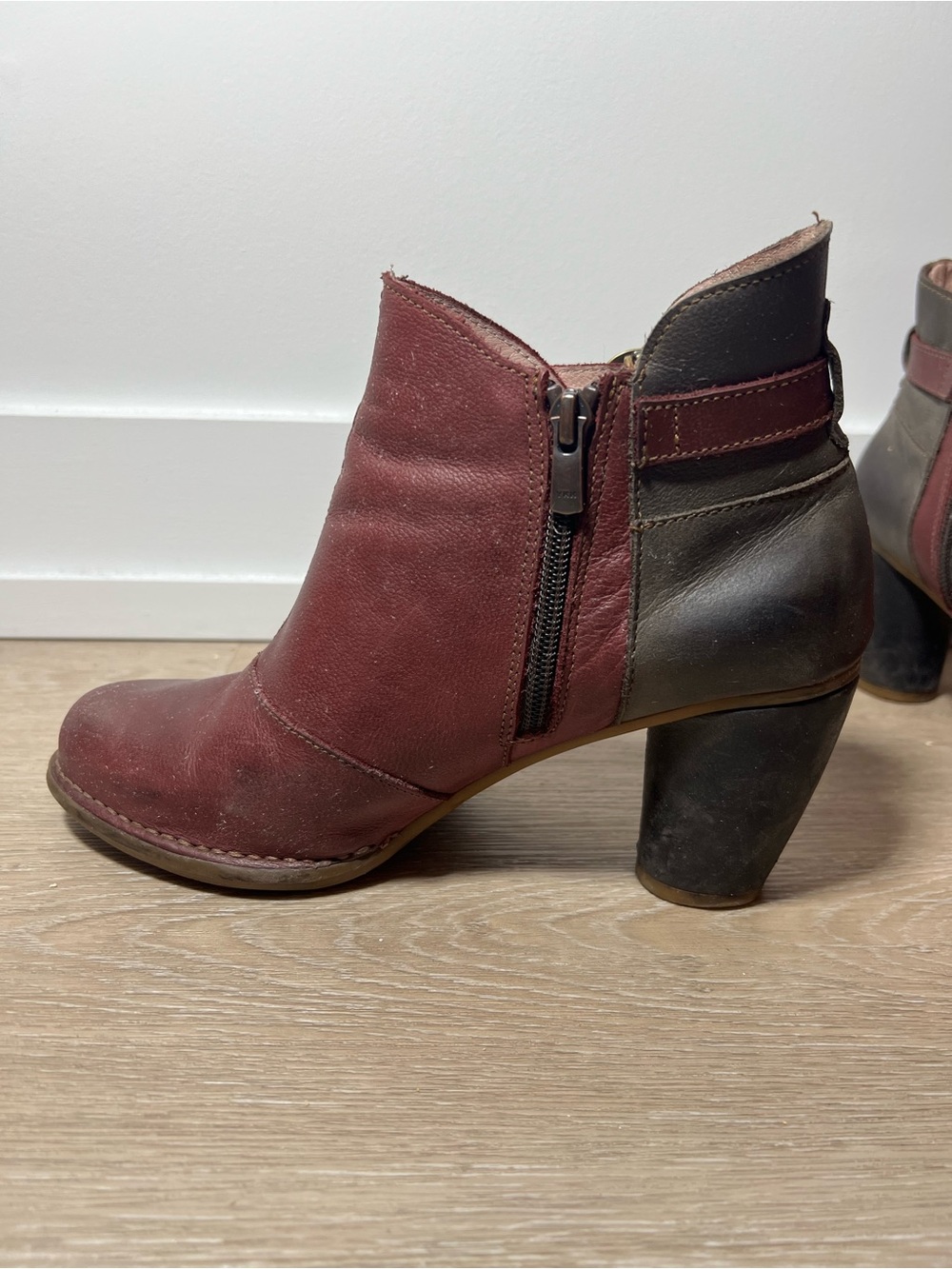 El Naturalista Burgundy and Brown Classy Elegant Chic Chunky Heel Ankle Boots - Picture 3 of 11